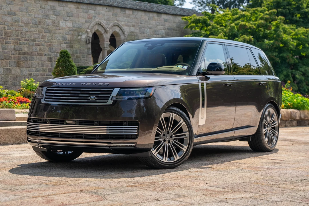 2025 Land Rover Range Rover L460 - Image 15 of 31