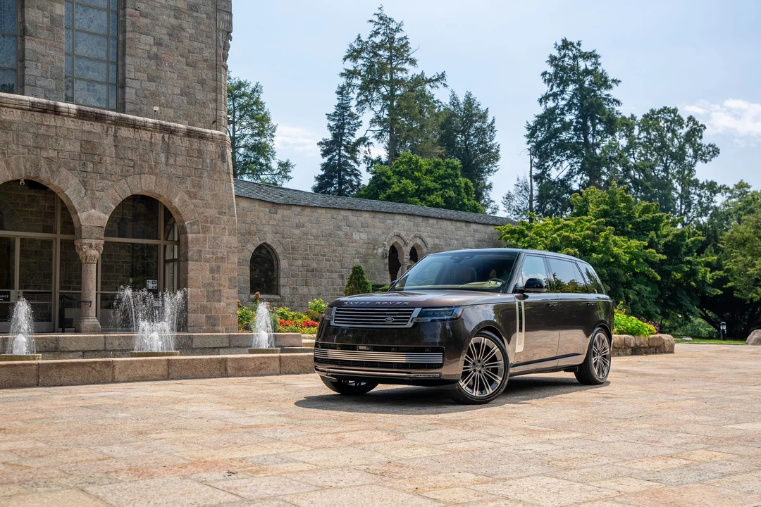 2025 Land Rover Range Rover L460 - Image 14 of 31