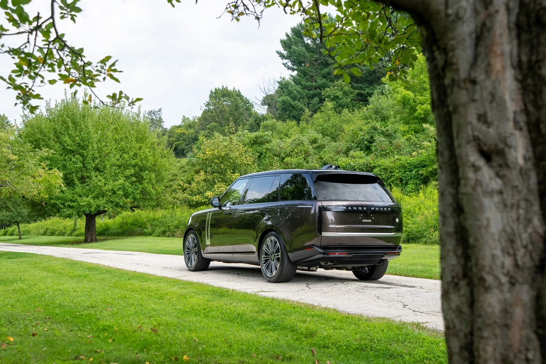 2025 Land Rover Range Rover L460 - Image 5 of 31