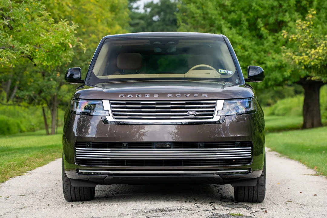 2025 Land Rover Range Rover L460 - Image 9 of 31