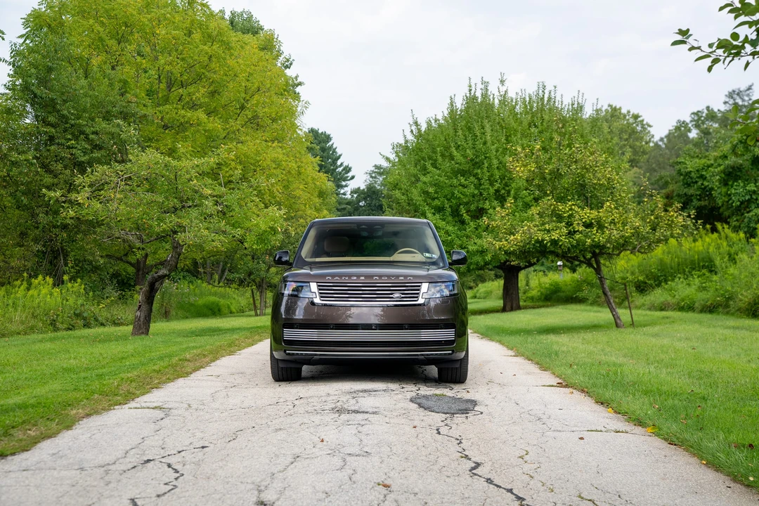 2025 Land Rover Range Rover L460 - Image 3 of 31