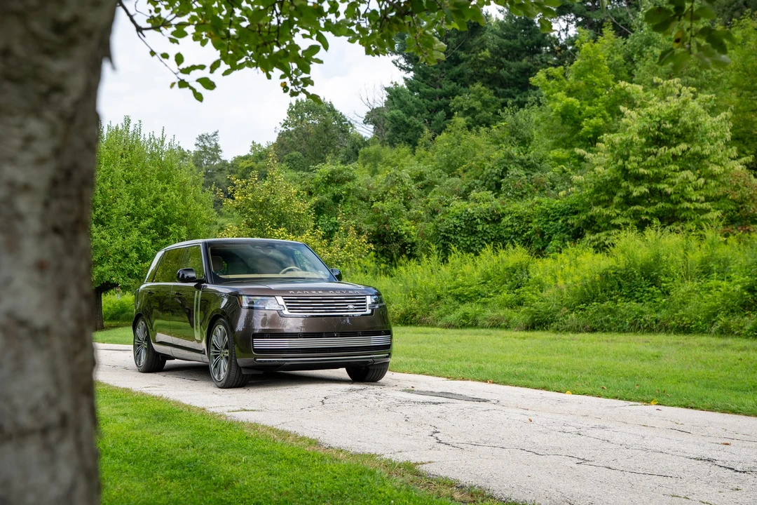 2025 Land Rover Range Rover L460 - Image 2 of 31
