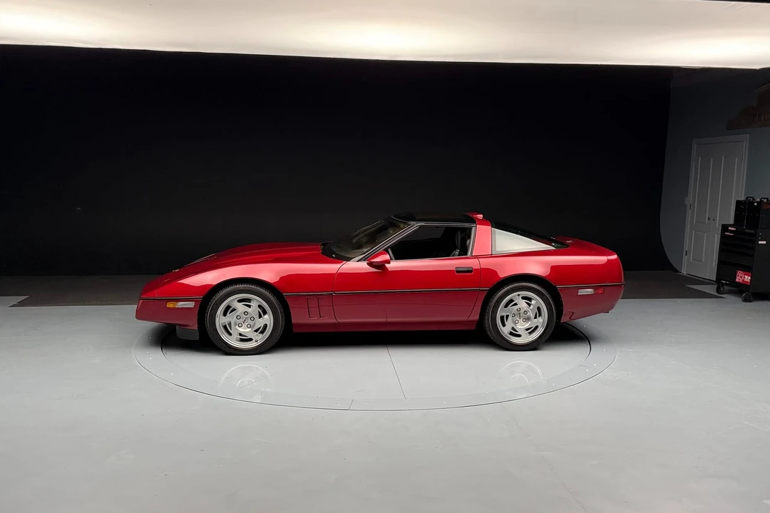 1990 Chevrolet Corvette C4 ZR1 - Image 13 of 31