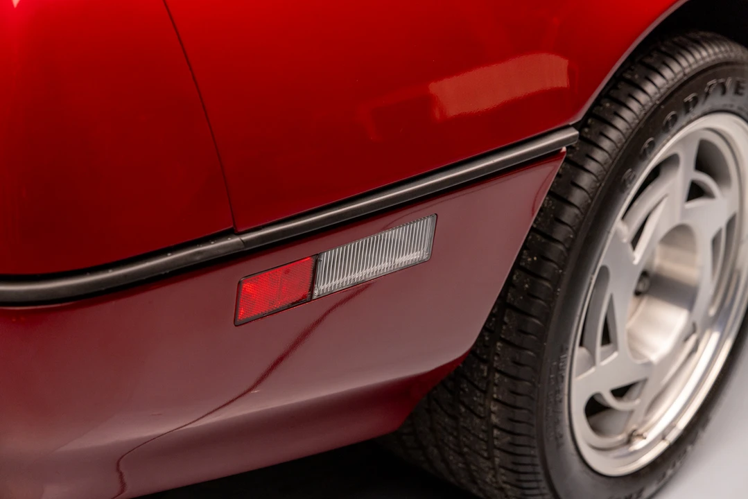 1990 Chevrolet Corvette C4 ZR1 - Image 23 of 31