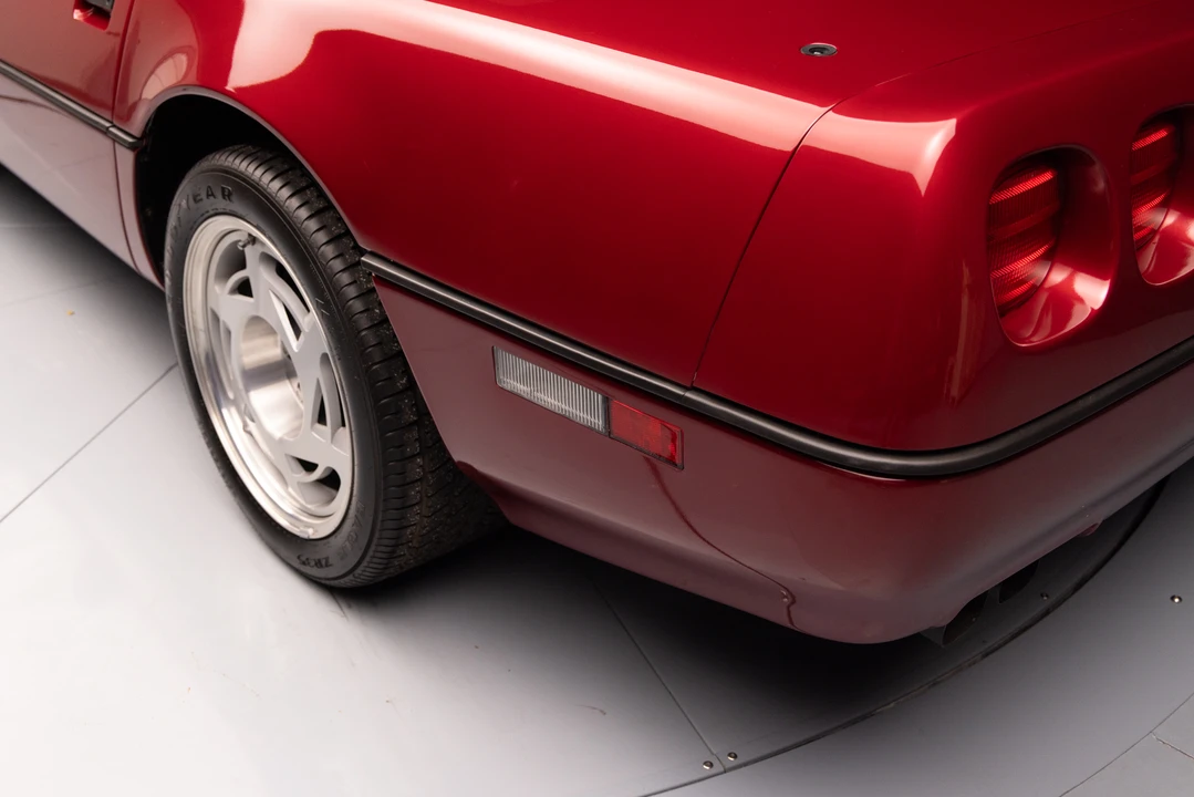 1990 Chevrolet Corvette C4 ZR1 - Image 18 of 31