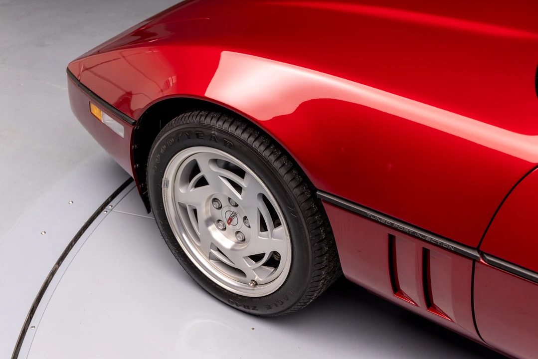 1990 Chevrolet Corvette C4 ZR1 - Image 15 of 31