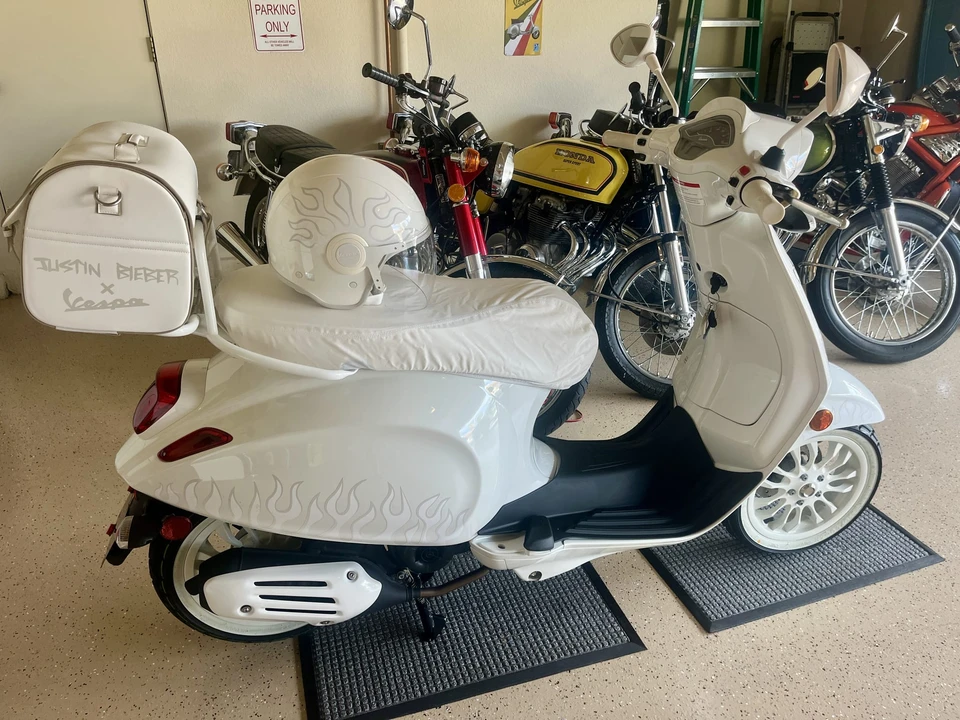 2022 Vespa Sei & PX & ET & LX & GT - Image 17 of 31