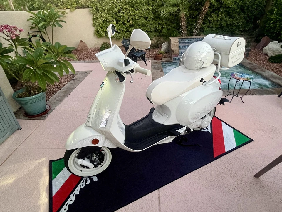 2022 Vespa Sei & PX & ET & LX & GT - Image 8 of 31