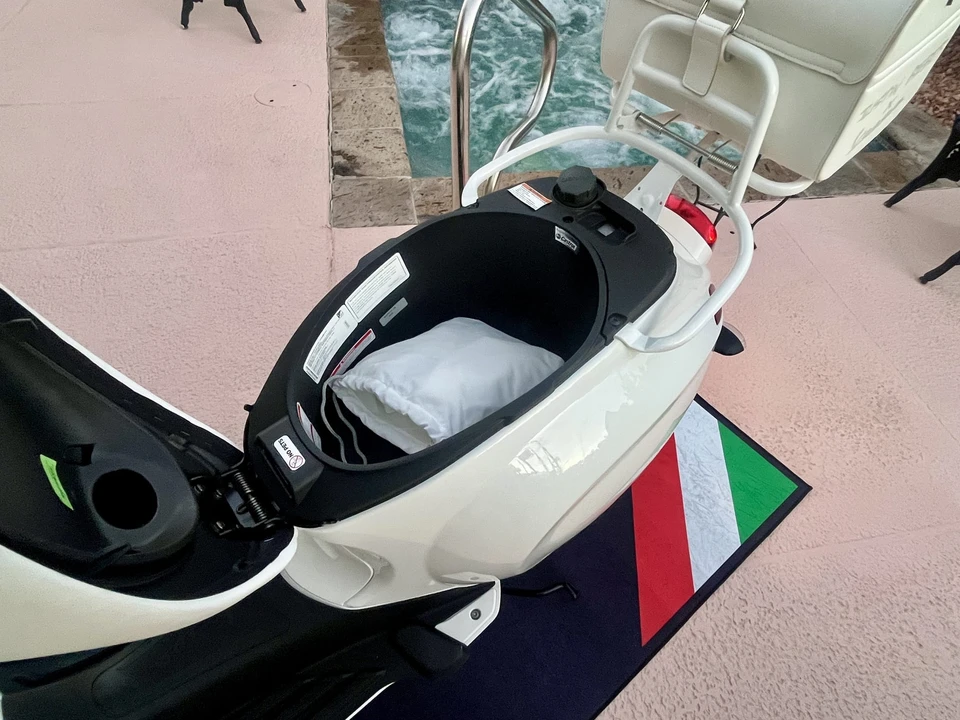 2022 Vespa Sei & PX & ET & LX & GT - Image 30 of 31
