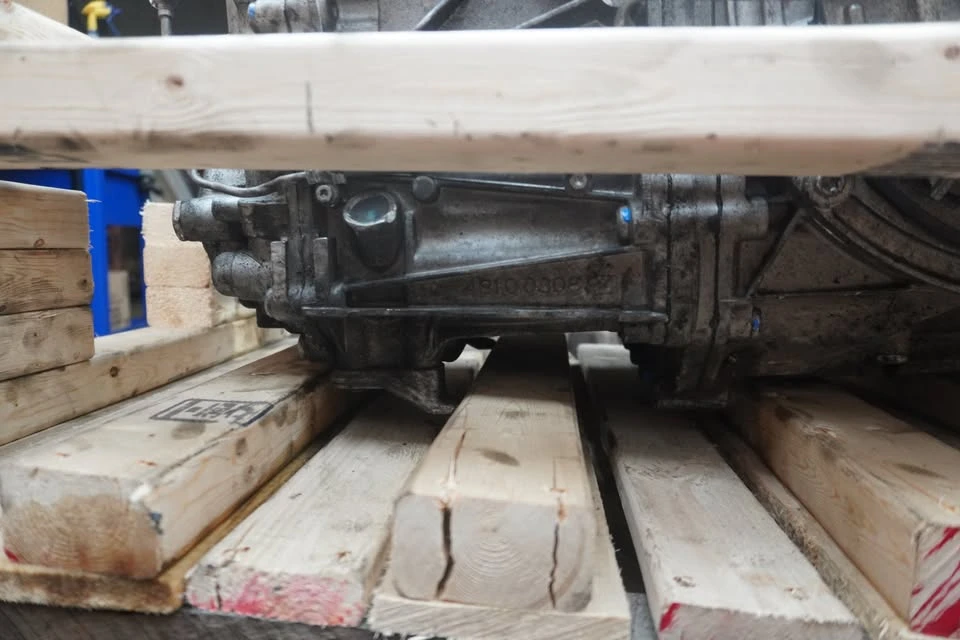 Parts & Memorabilia Gearboxes - Image 8 of 10