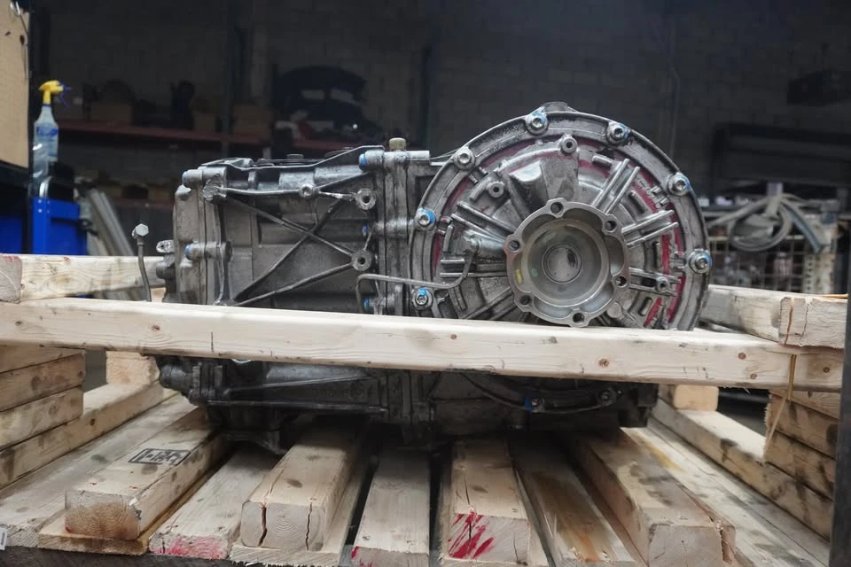 Parts & Memorabilia Gearboxes - Image 7 of 10