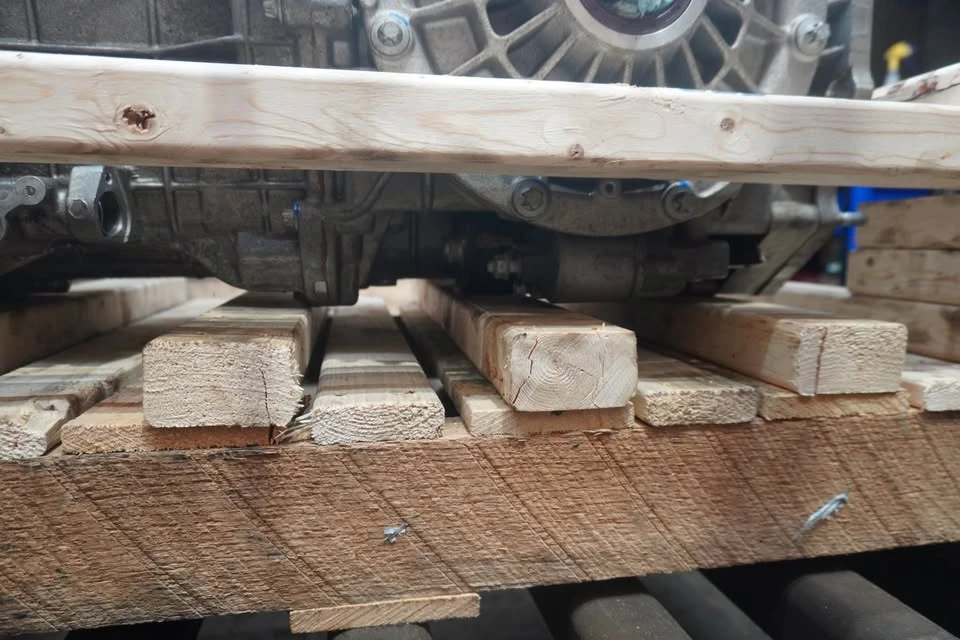 2018 Parts & Memorabilia Gearboxes - Image 7 of 10