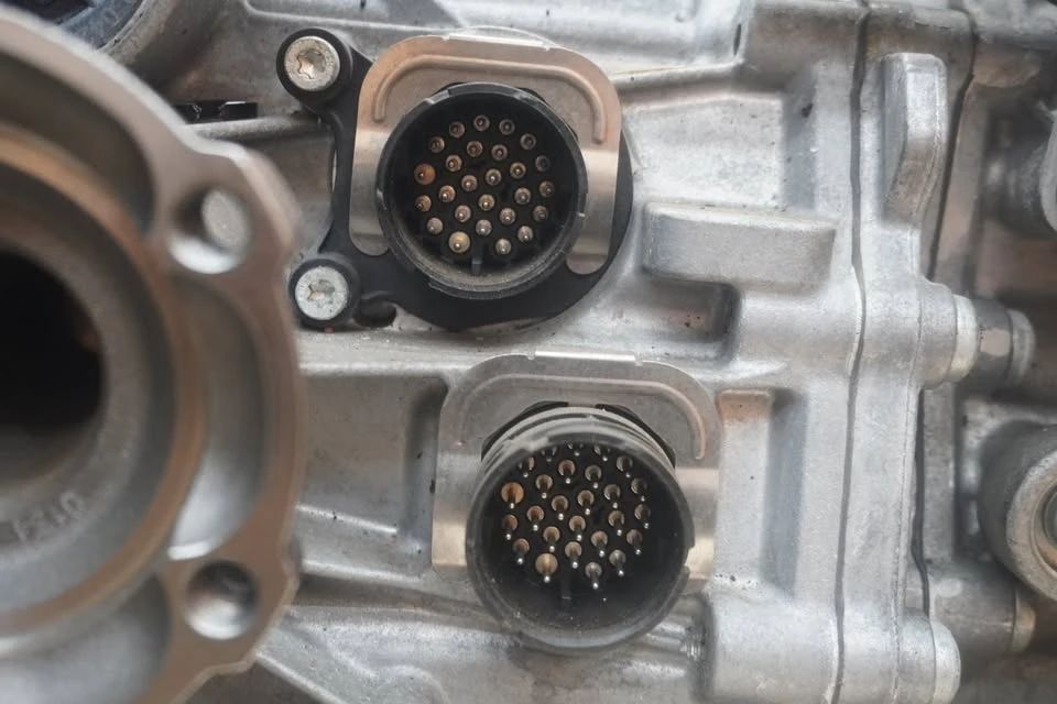 2018 Parts & Memorabilia Gearboxes - Image 8 of 10
