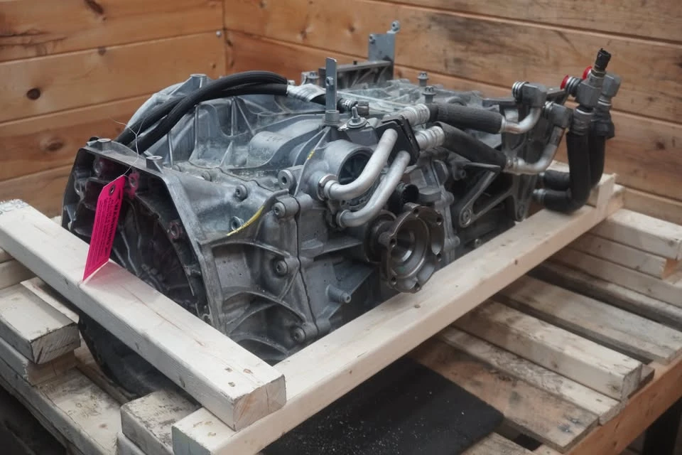 2018 Parts & Memorabilia Gearboxes - Image 2 of 10