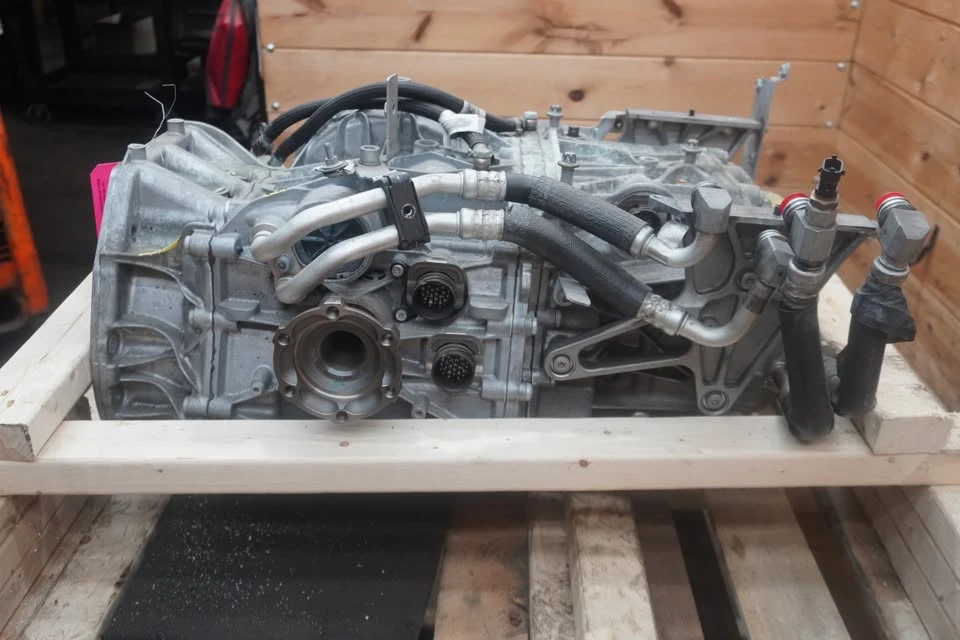 2018 Parts & Memorabilia Gearboxes - Image 3 of 10