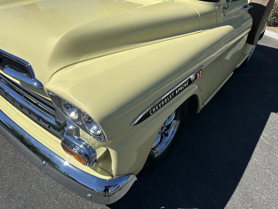 1959 Chevrolet Task Force - Image 14 of 31