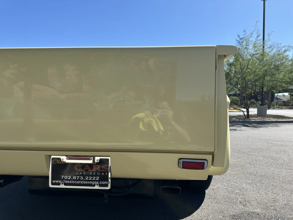 1959 Chevrolet Task Force - Image 25 of 31