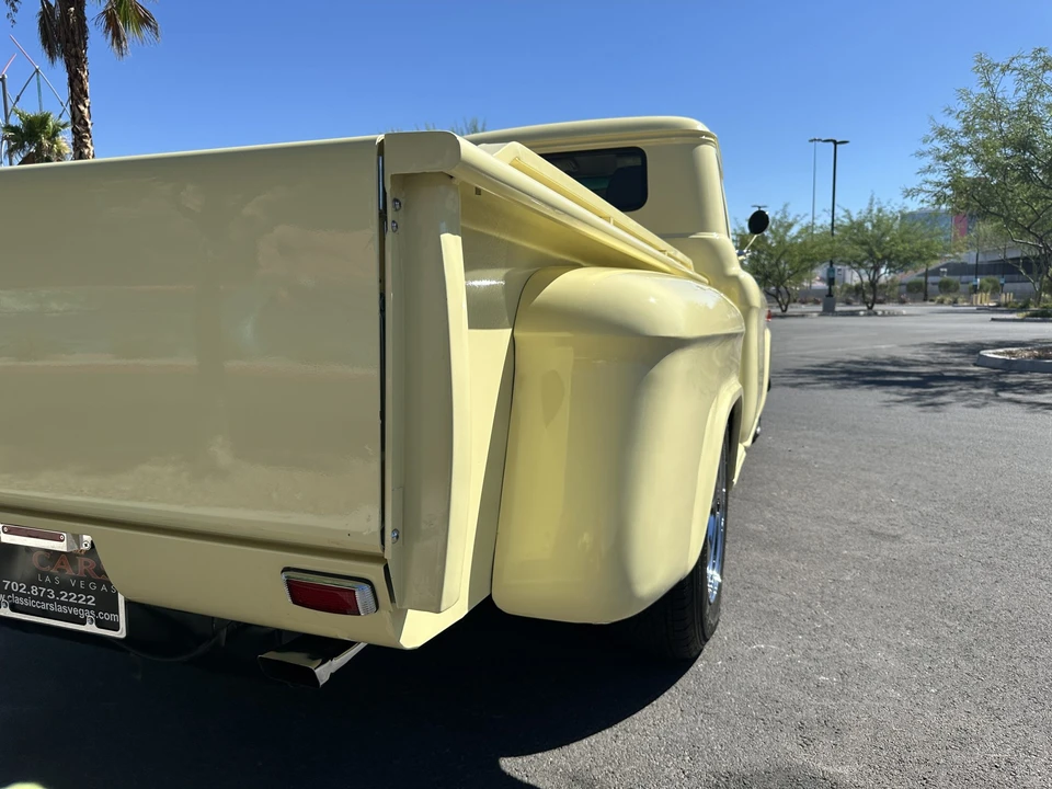 1959 Chevrolet Task Force - Image 26 of 31