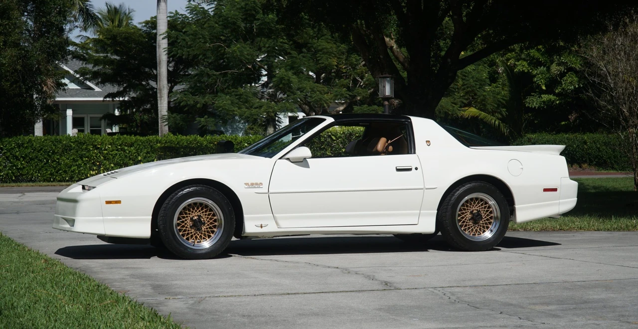 1989 Pontiac Firebird Trans Am 3rd Gen - Image 30 of 31