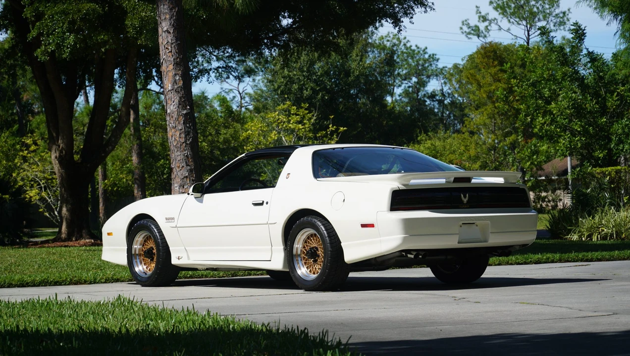 1989 Pontiac Firebird Trans Am 3rd Gen - Image 27 of 31