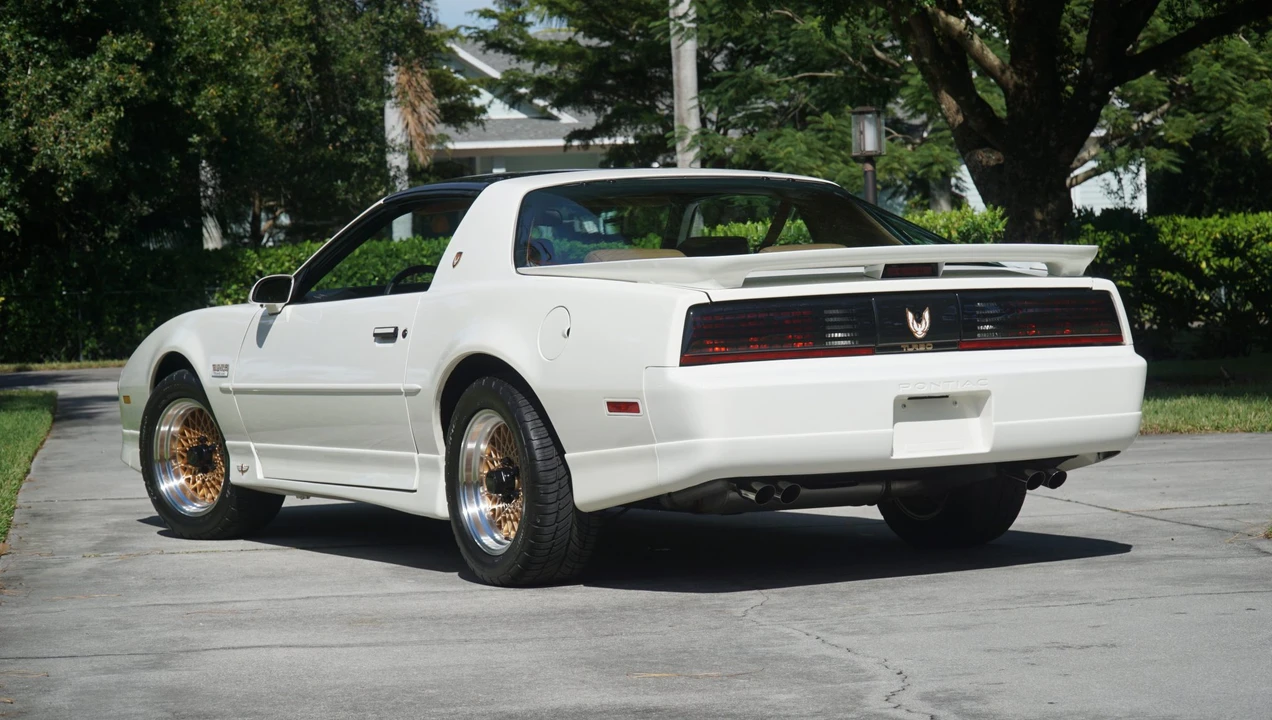 1989 Pontiac Firebird Trans Am 3rd Gen - Image 26 of 31