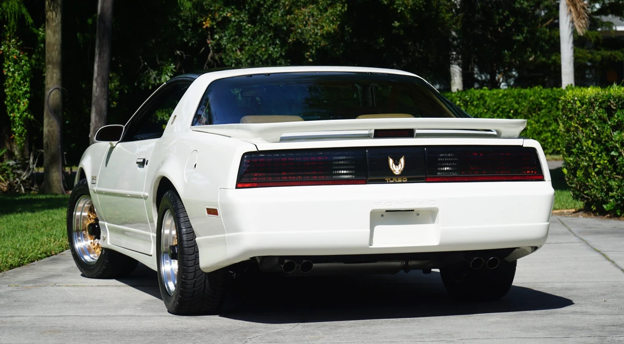 1989 Pontiac Firebird Trans Am 3rd Gen - Image 25 of 31