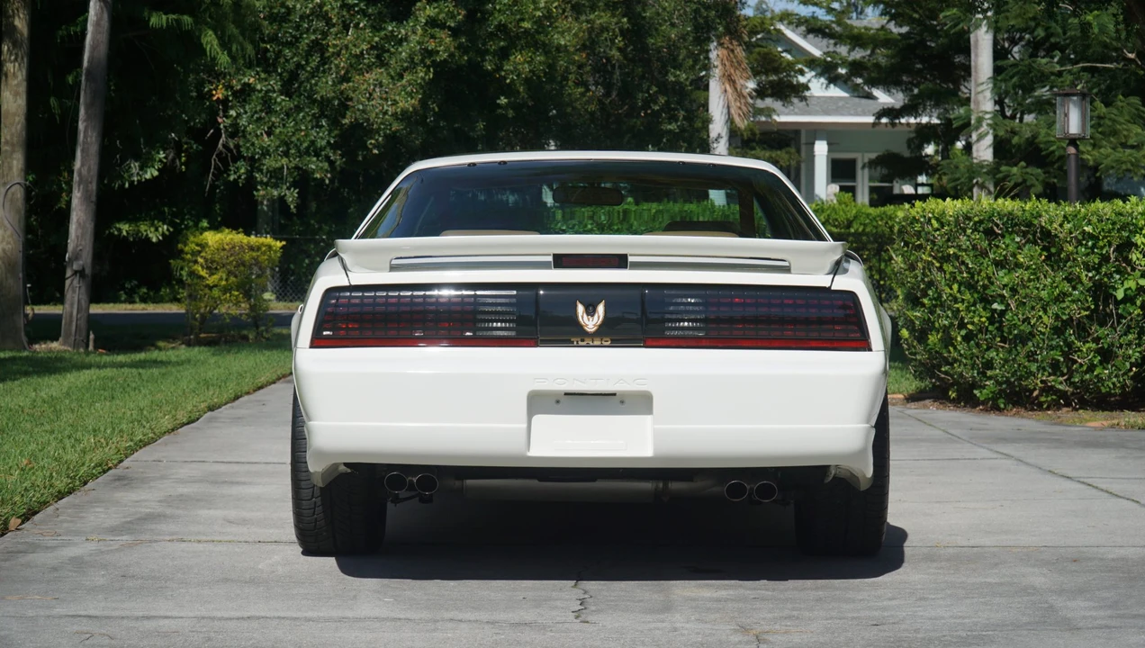 1989 Pontiac Firebird Trans Am 3rd Gen - Image 24 of 31