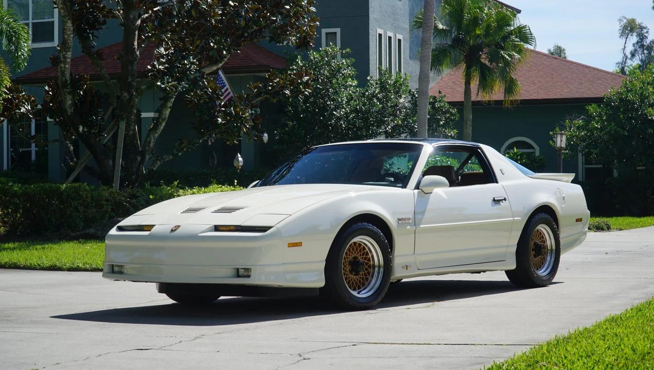 1989 Pontiac Firebird Trans Am 3rd Gen - Image 4 of 31