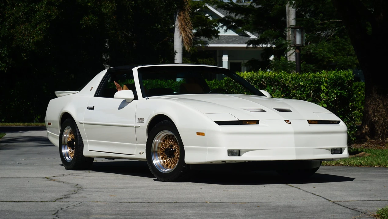1989 Pontiac Firebird Trans Am 3rd Gen - Image 14 of 31