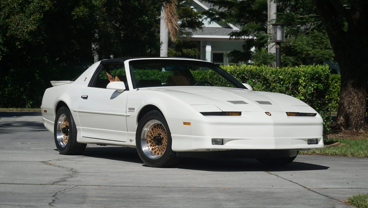1989 Pontiac Firebird Trans Am 3rd Gen - Image 13 of 31