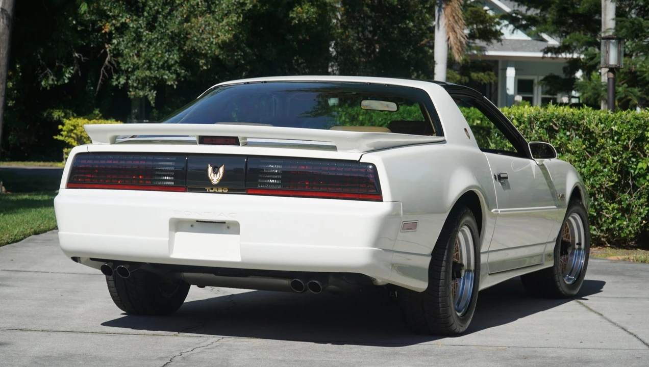 1989 Pontiac Firebird Trans Am 3rd Gen - Image 23 of 31