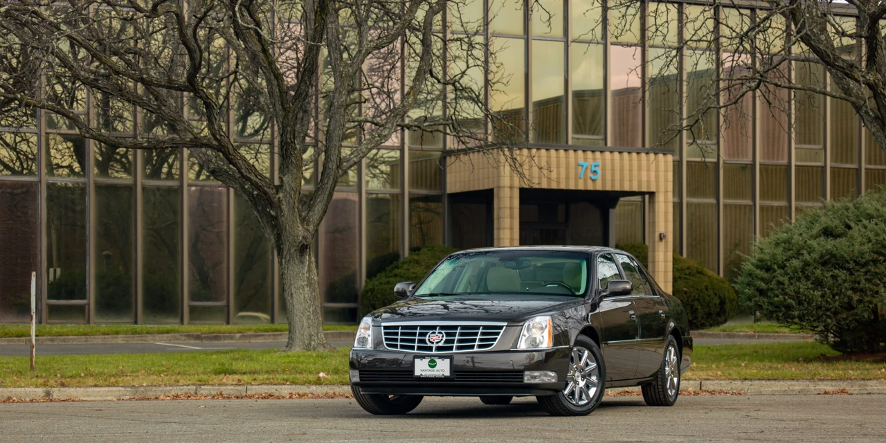 2009 Cadillac DTS - Image 4 of 31