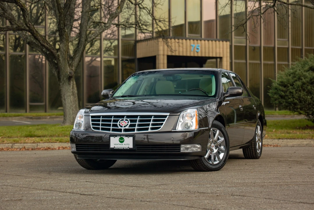 2009 Cadillac DTS - Image 5 of 31