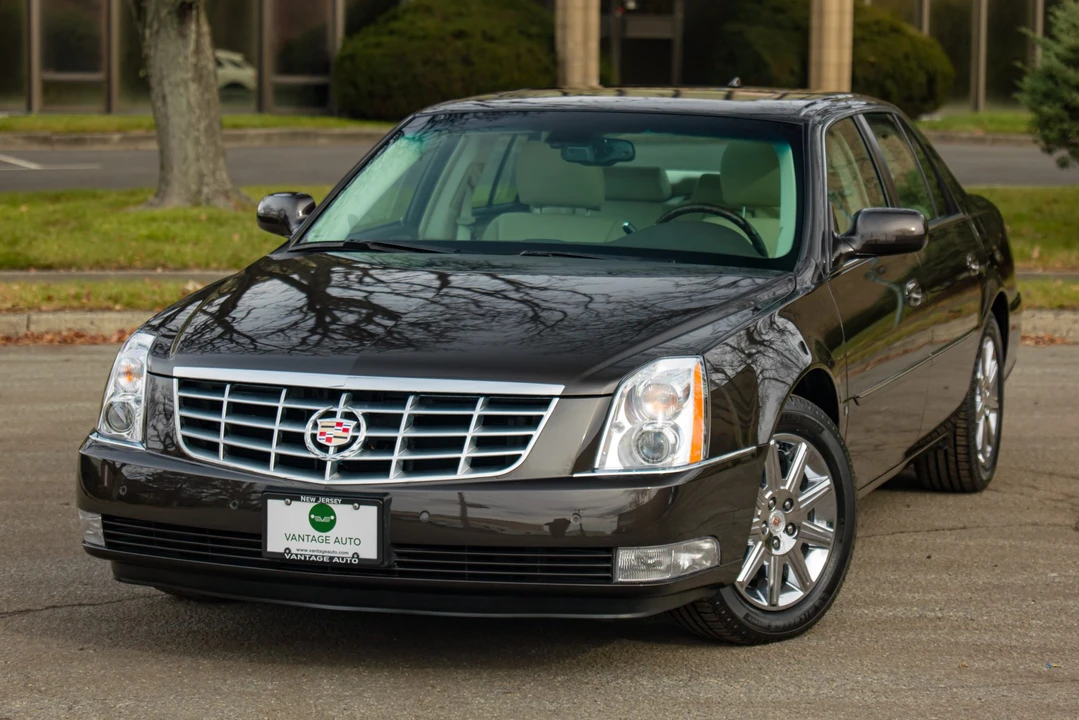 2009 Cadillac DTS - Image 9 of 31