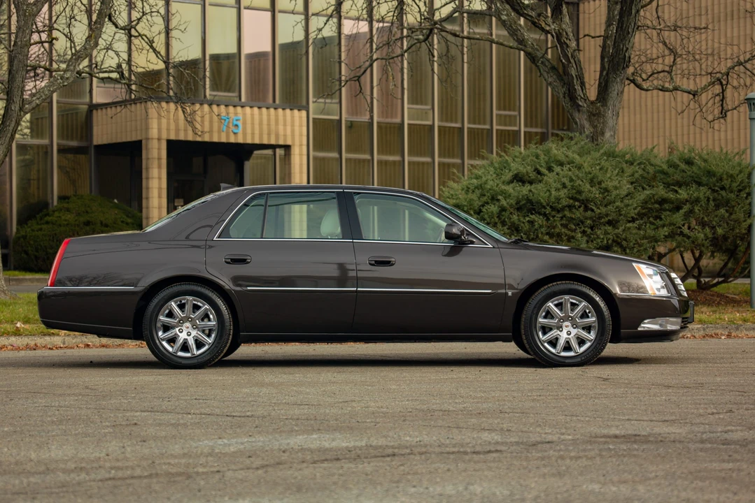 2009 Cadillac DTS - Image 22 of 31