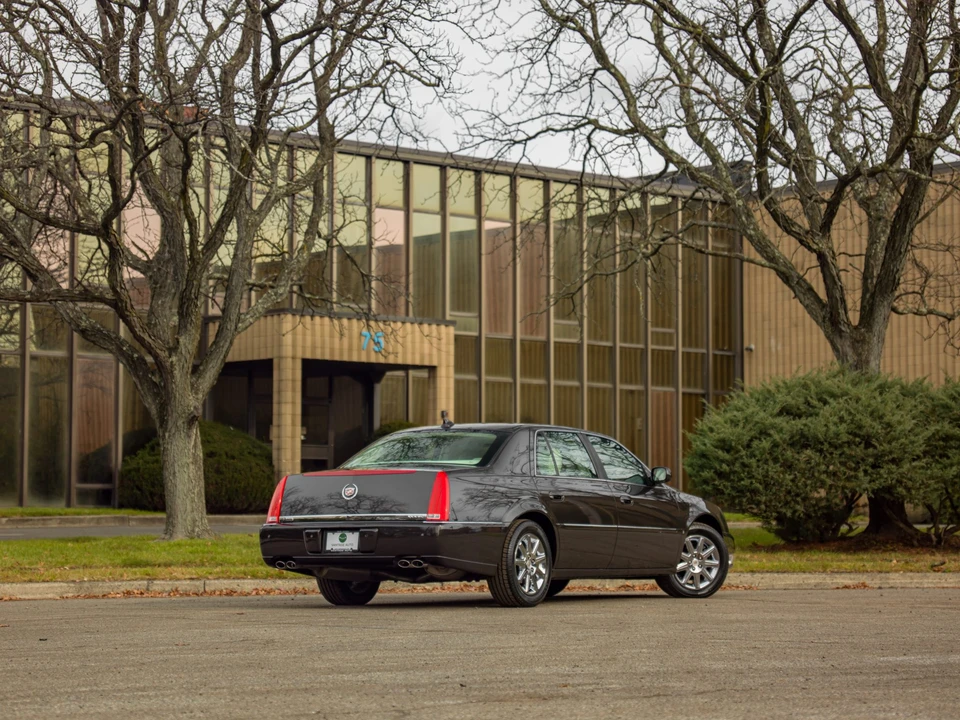 2009 Cadillac DTS - Image 16 of 31