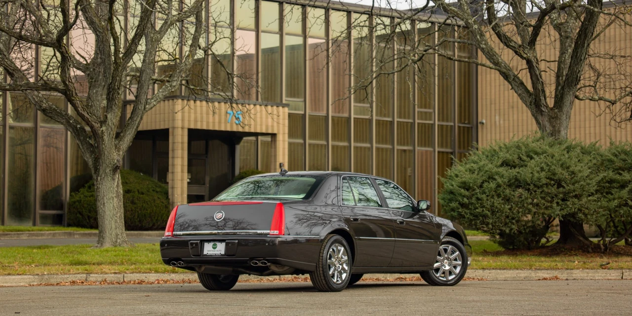 2009 Cadillac DTS - Image 21 of 31