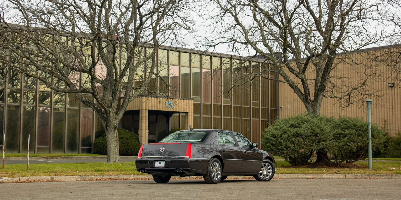 2009 Cadillac DTS - Image 17 of 31