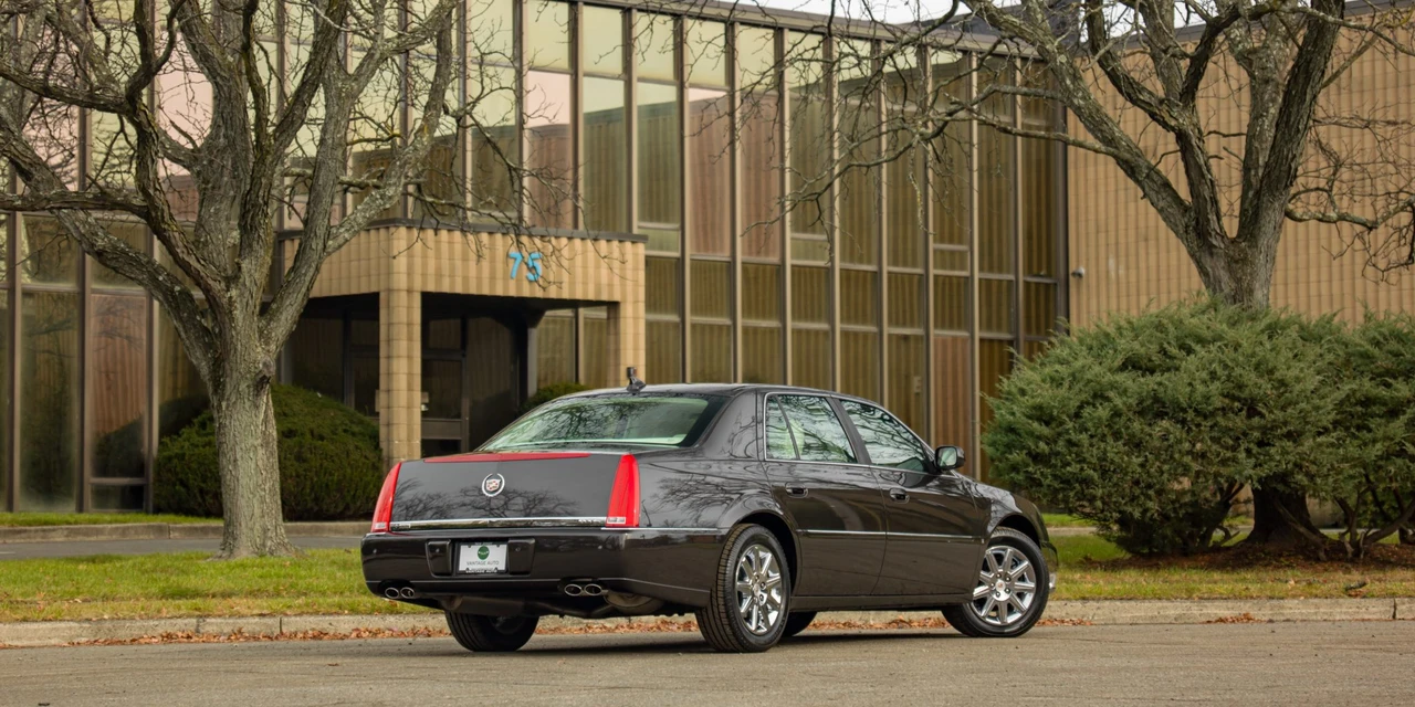2009 Cadillac DTS - Image 18 of 31
