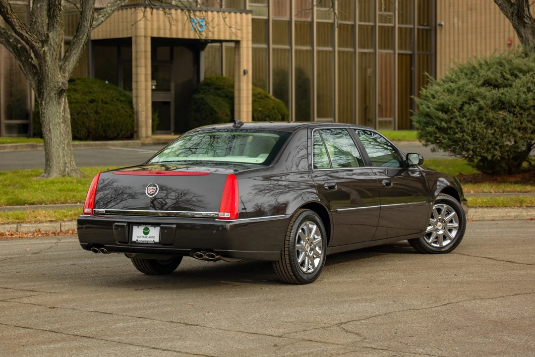 2009 Cadillac DTS - Image 20 of 31