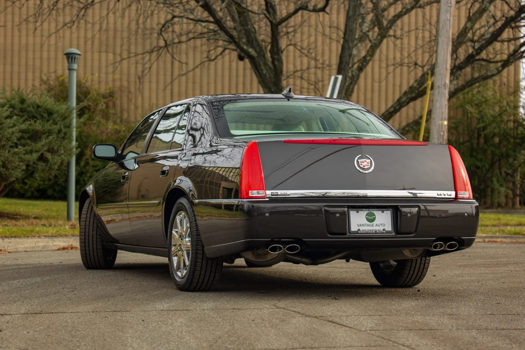 2009 Cadillac DTS - Image 12 of 31