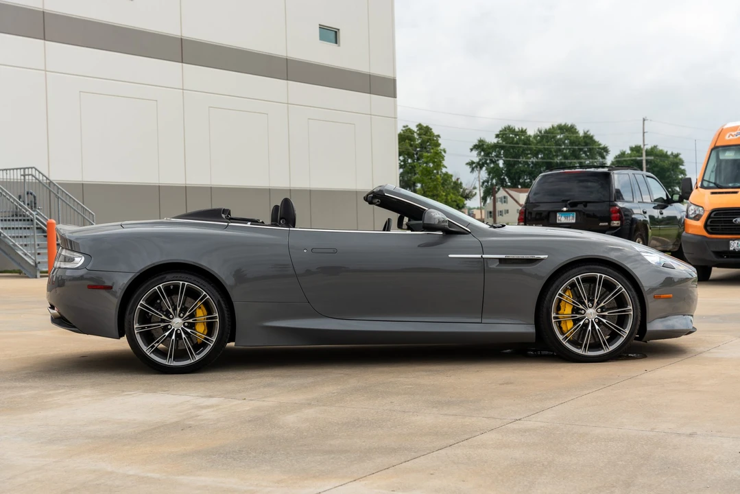 2015 Aston Martin DB9 - Image 17 of 31