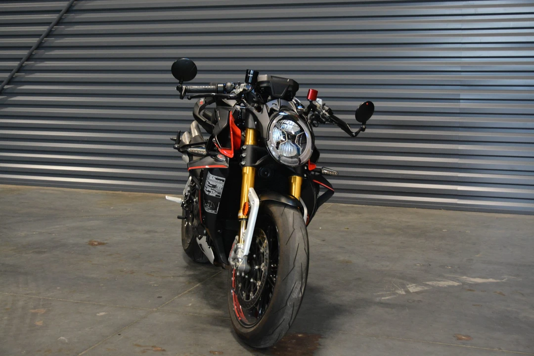 2023 MV Agusta Brutale - Image 2 of 31
