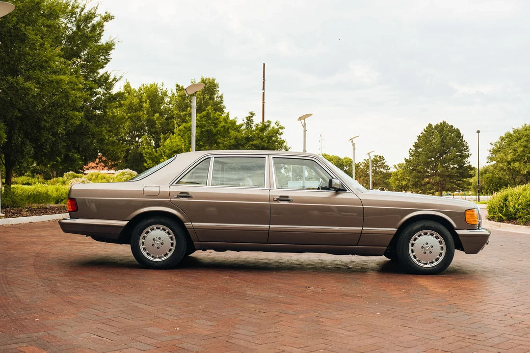 1989 Mercedes-Benz W126 S-Class Sedan - Image 18 of 31