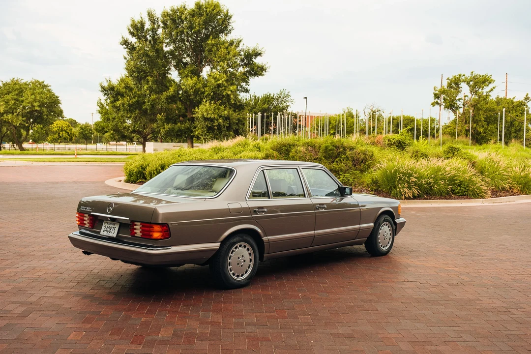1989 Mercedes-Benz W126 S-Class Sedan - Image 17 of 31