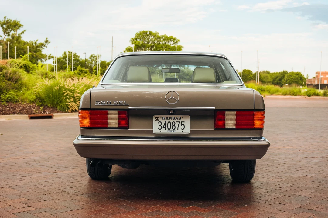 1989 Mercedes-Benz W126 S-Class Sedan - Image 15 of 31