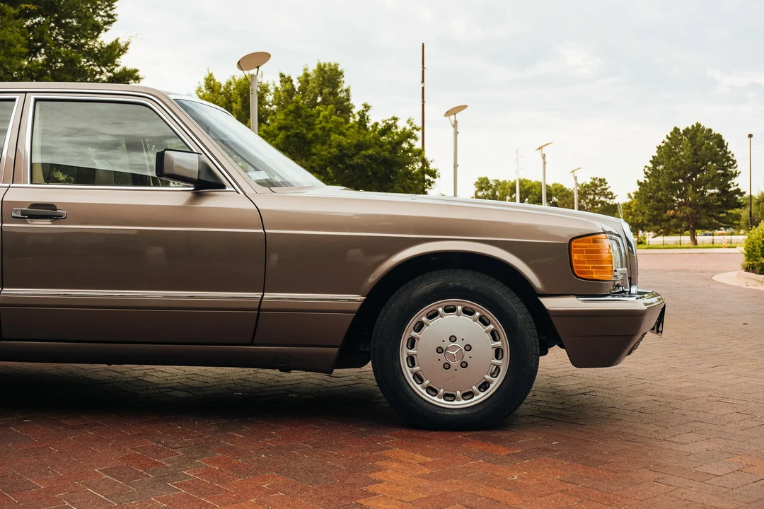 1989 Mercedes-Benz W126 S-Class Sedan - Image 19 of 31
