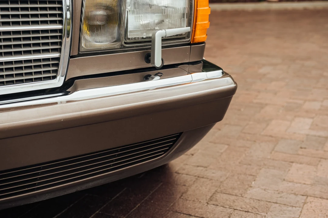 1989 Mercedes-Benz W126 S-Class Sedan - Image 30 of 31