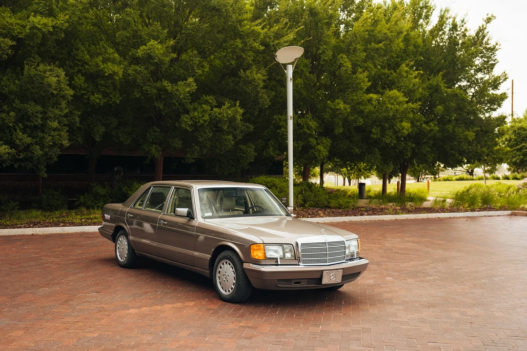 1989 Mercedes-Benz W126 S-Class Sedan - Image 4 of 31