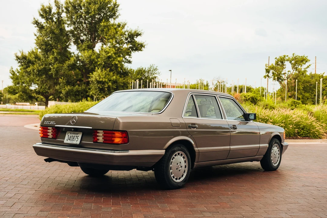 1989 Mercedes-Benz W126 S-Class Sedan - Image 16 of 31